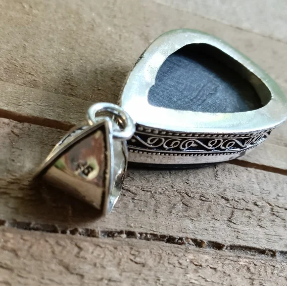 Elegant Blue Abalone Pendant Necklace - Picture 7 of 12